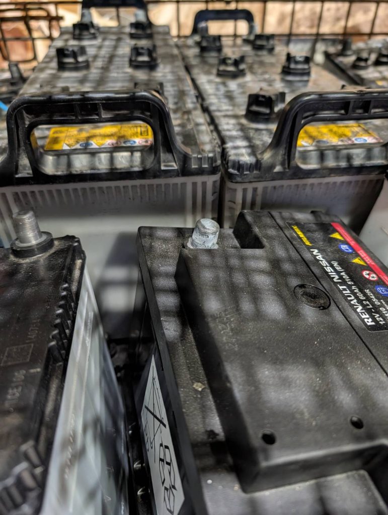 自動車バッテリー