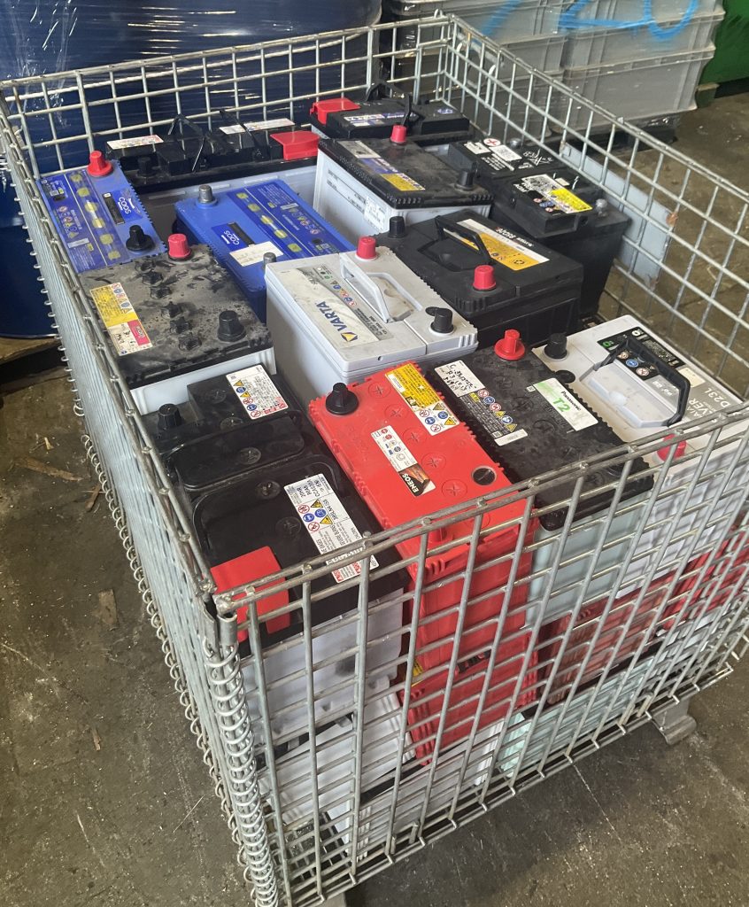 自動車バッテリー