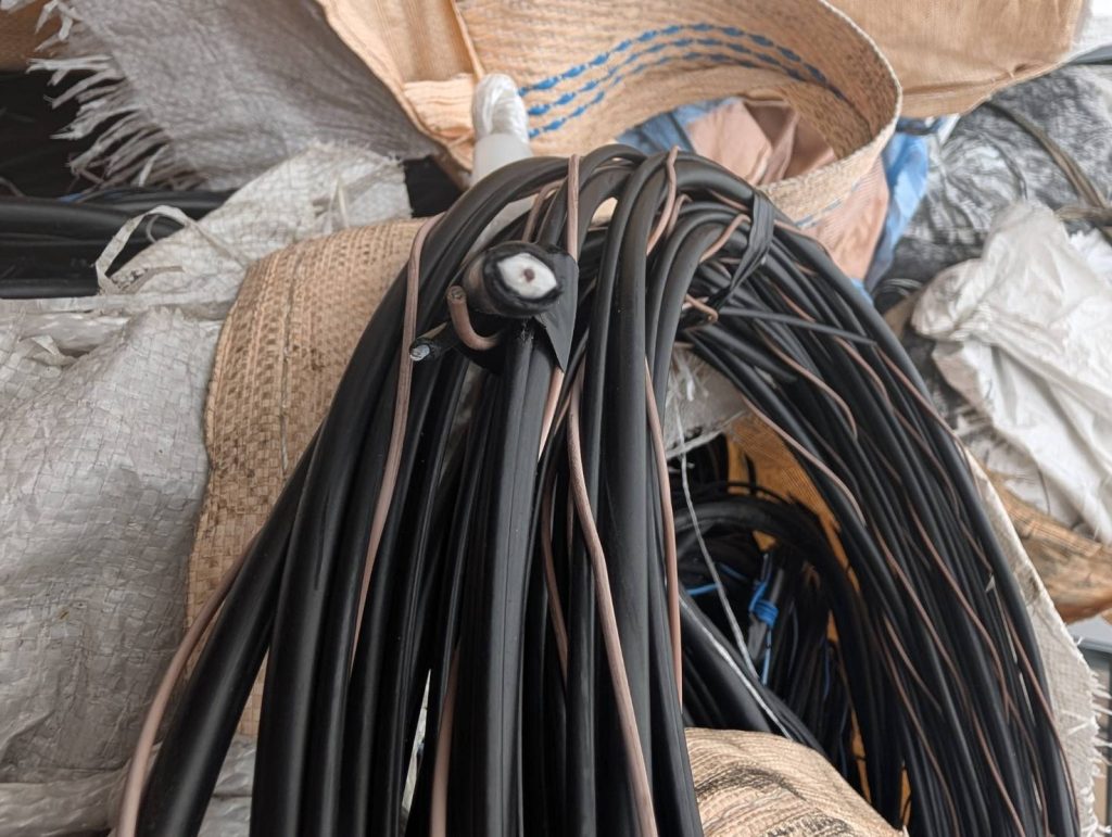 メッセンジャー付き同軸